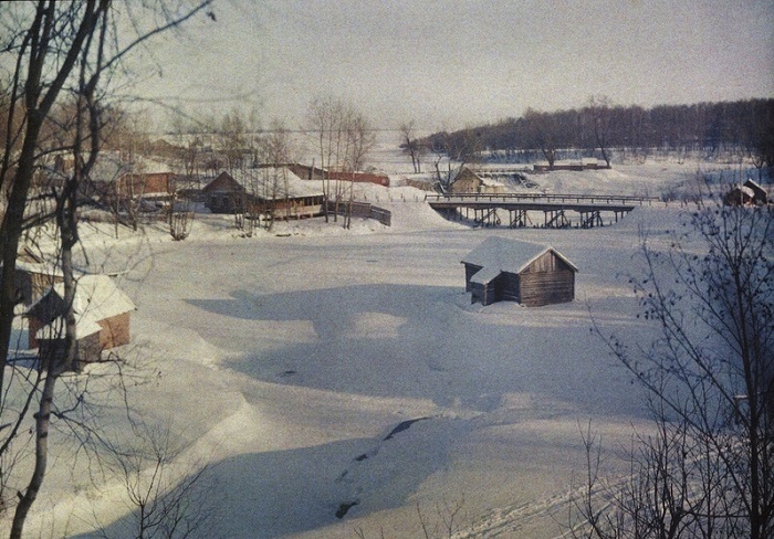 Снимок с моста на Осташковской дороге.