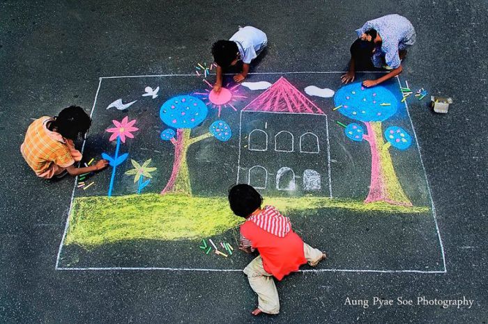 Рисунок детей на одной из улиц Янгога.