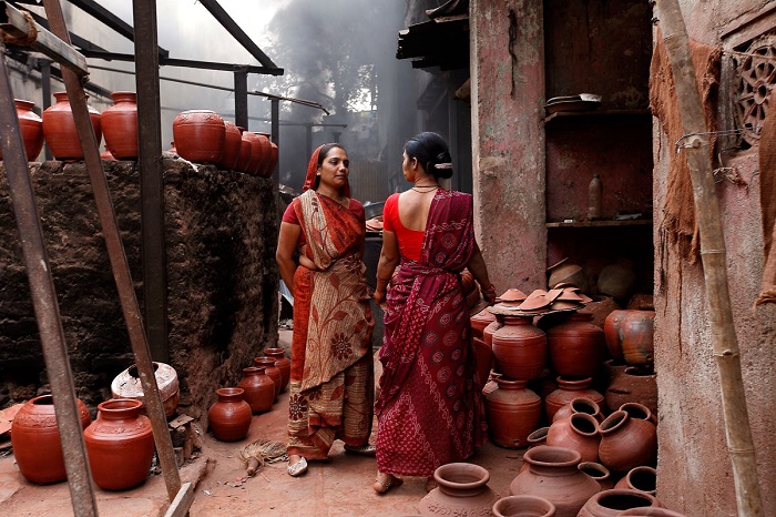 Сари — традиционная женская одежда на Индийском субконтиненте. Фотограф Майя Беднас (Maja Bednas).