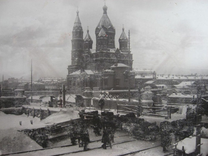 Пятишатровый полковой храм Егерского лейб-гвардии полка, стоявший на набережной Обводного канала в Петербурге. В 1930 году здание храма было закрыто, в 1934 — снесено.