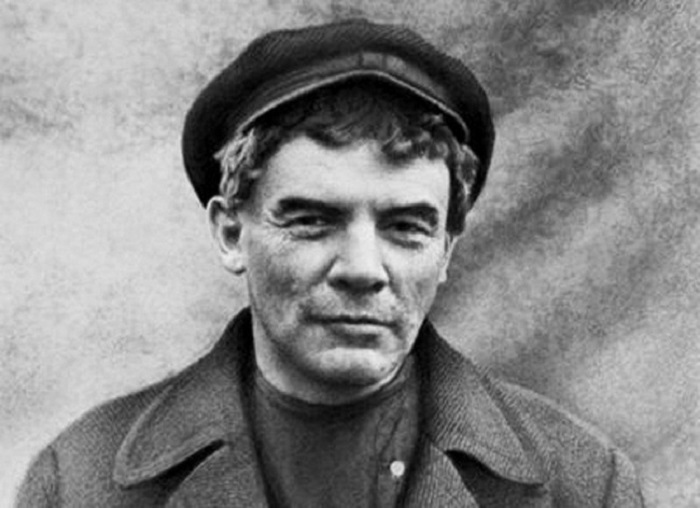 Владимир Ленин перед Октябрьским восстанием.