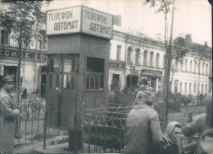 Первые уличные телефоны в Ленинграде, 1929 год.