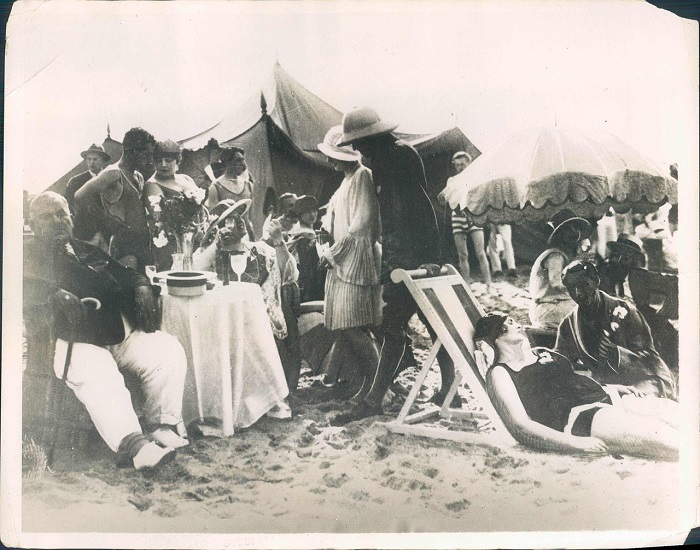 Отдыхающие на массандровском пляже, 1928 год.