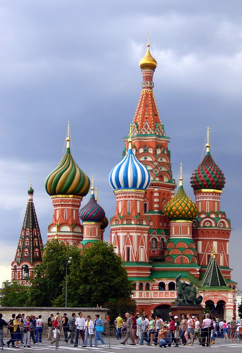 Православный храм, расположенный на Красной площади в Москве. 