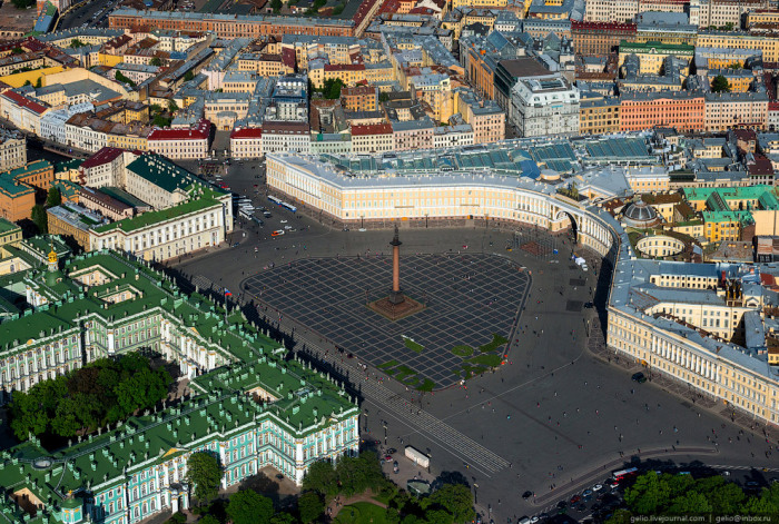 Главная площадь Санкт-Петербурга.