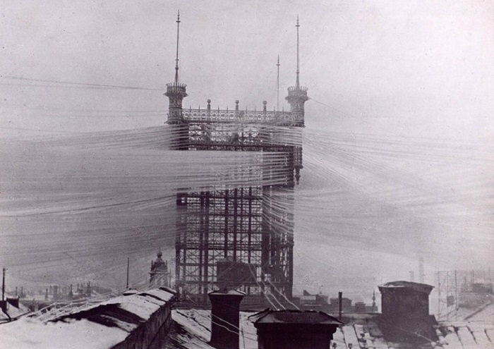 Телефонный узел, соединяющее 5000 телефонных линий в Стокгольме. 1890 год.