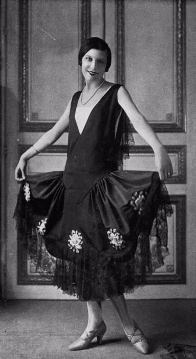 Модное платье без корсета - нововведение 1920 годов.