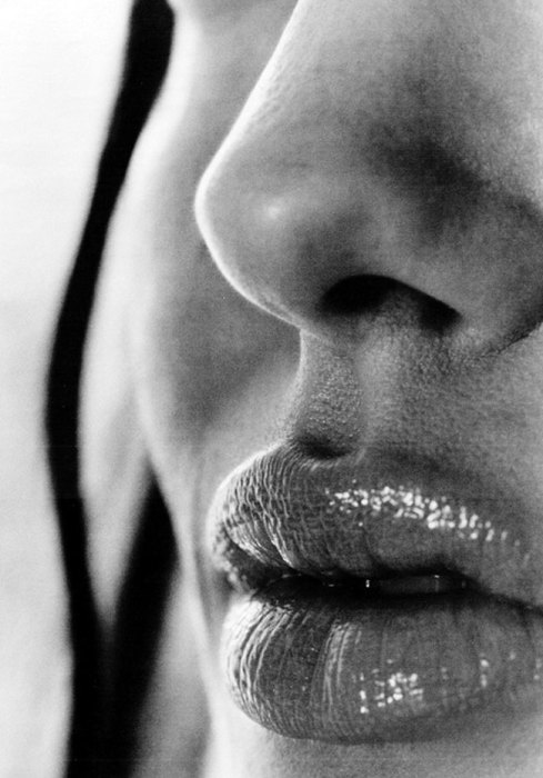 Идеальные губы Анджелины Джоли.