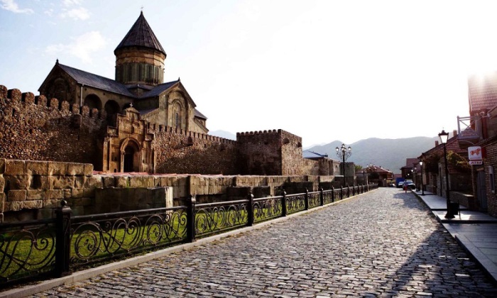 Очень древний город, самая первая столица Грузии, фактически сердце грузинской цивилизации.