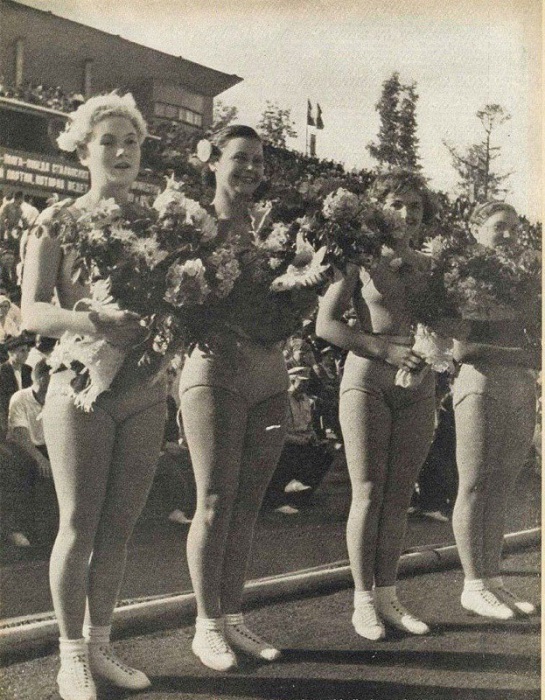 Фото из журнала «Смена», 1937 года.