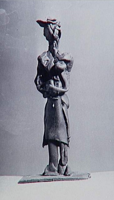 Бронзовая скульптура, 1943 года.