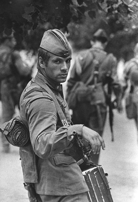 Советский солдат, 1973 год. Фотограф Владимир Вяткин.