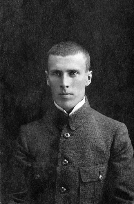 С 1 апреля 1917 года был председателем Челябинского Совета рабочих и солдатских депутатов.