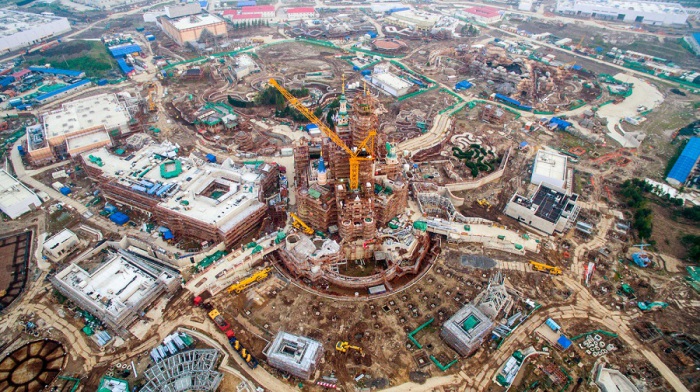 Строительство Диснейленда в Китае. 14 июля 2015 года.