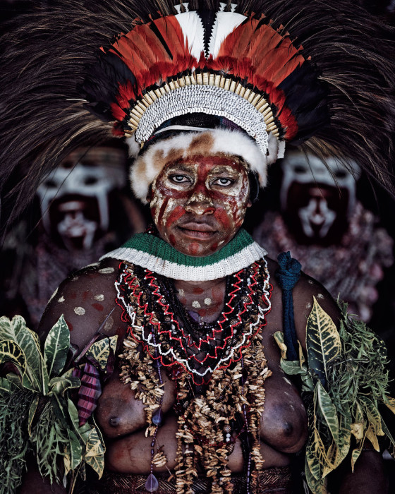 Для гостей представители племени устраивают танцы с песнопениями.