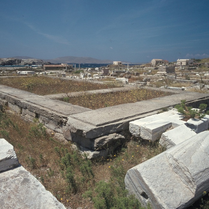 Остров Делос считался местом рождения бога Аполлона.