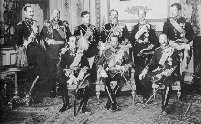 Хокон VII Норвежский, Фердинанд Болгарский, Мануэль Португальский, Вильгельм II от германской империи, Георг I Греческий, Альберт I Бельгийский,Альфонсо XIII Испанский, Георг V и Фредерик VIII Датский.
