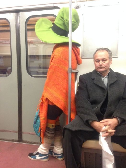 Сказочные герои тоже катаются в метро.