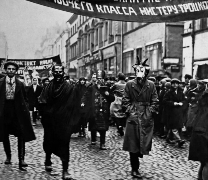 Первомайская демонстрация в Москве, 1932 год.