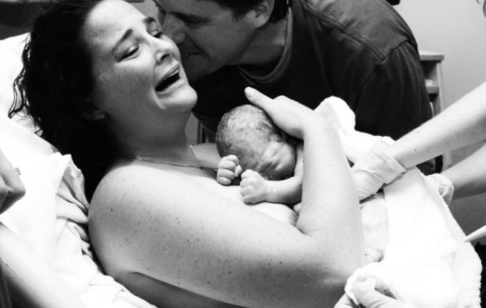 Чувство радости и счастья, которые испытывает женщина в первые минуты рождения ее ребенка, она помнит всегда.