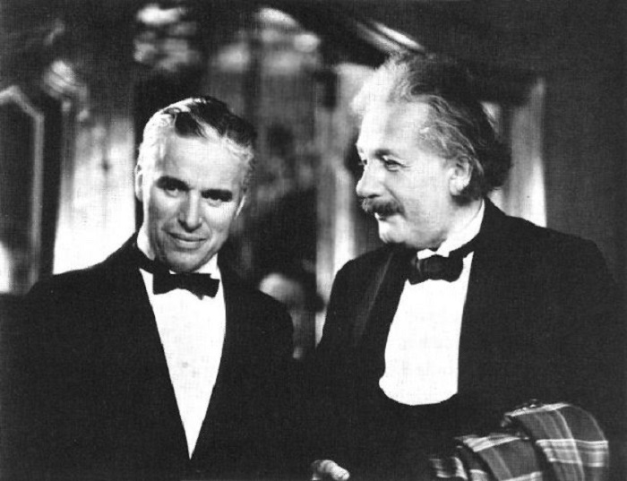 Чарли Чаплин и Альберт Эйнштейн на премьере фильма «Огни большого города», 1931 год.