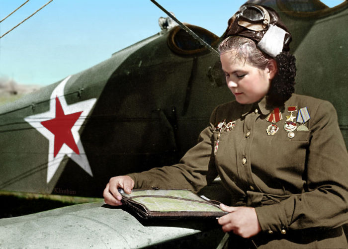 Штурман эскадрильи 46-го гвардейского женского полка ночных бомбардировщиков, гвардии старший лейтенант, Герой Советского Союза.