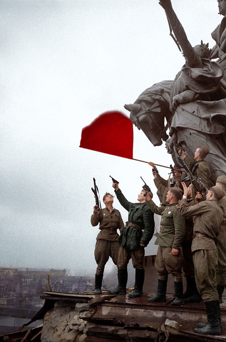 Победное шествие Советской Армии.