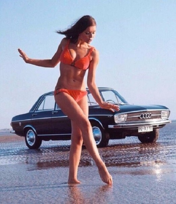 Девушка в купальнике, реклама Audi, 1970-е года.