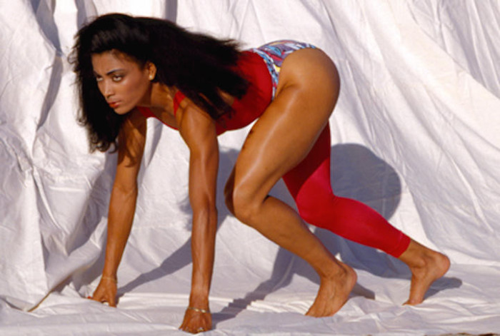 На Олимпийских играх в Сеуле в 1988 году выиграла золотую медаль Флоренс Гриффит-Джойнер в беге на 100 метров за 10,49 секунд.
