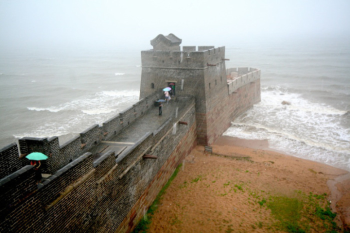 Начало Великой китайской стены.