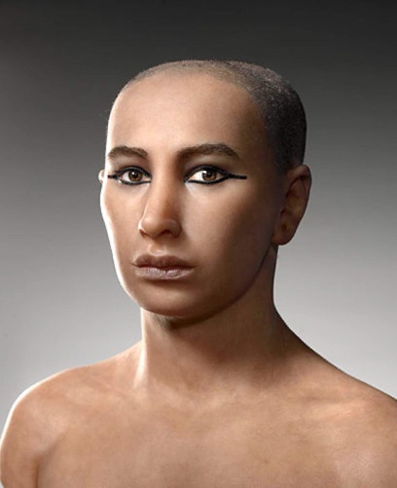 Созданный на основе реконструкций лица, сделанных с помощью компьютерного сканирования мумии фараона. 
