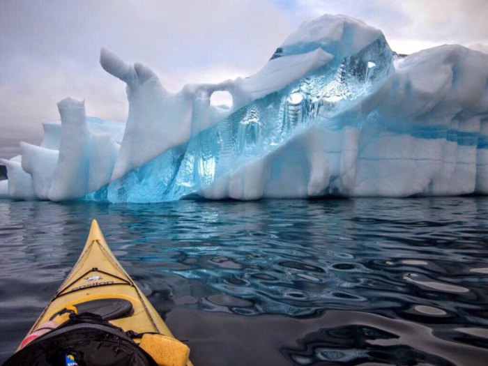 Удивительный айсберг в Ньюфаундленде.