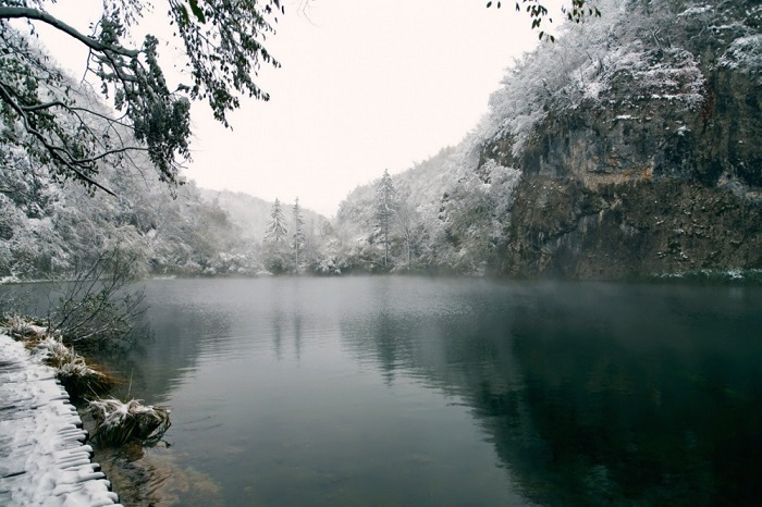 Национальный парк Плитвицкие озера является старейшим национальным парком в Юго-Восточной Европе и крупнейшим национальным парком в Хорватии. Фотограф Michael Newman.