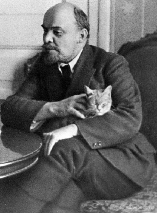 Ленин был знаменитым любителем кошек.