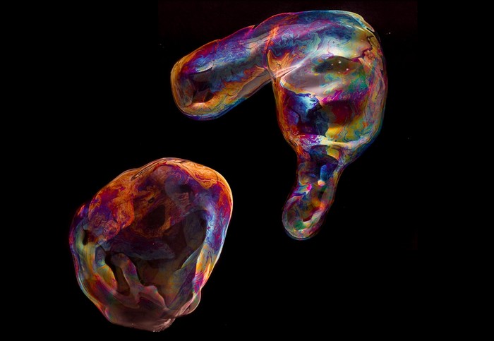 Радужные мыльные пузыри в фотопроекте Orbital