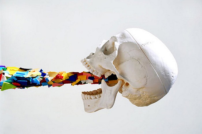 Confetti Death, скульптура-инсталляция уличного художника Typoe