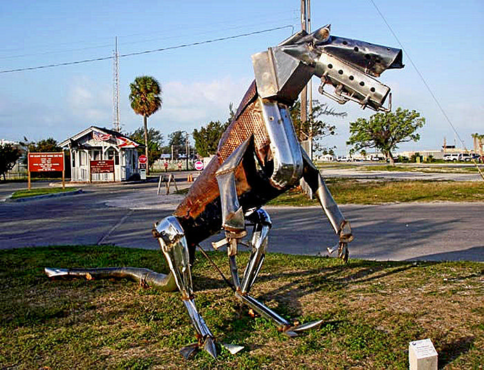 Собаки-роботы из металлолома. Скульптуры Дуга Мейкемсона (Doug Makemson)