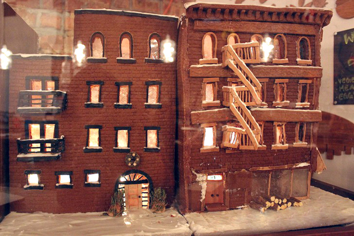 Рождественская скульптура-инсталляция Gingerbread Brooklyn