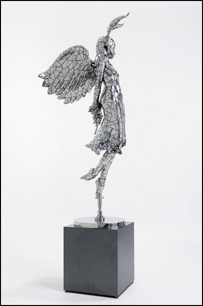 Крылатые амазонки из стали, скульптуры Со Хун Ву (So Hyun Woo)