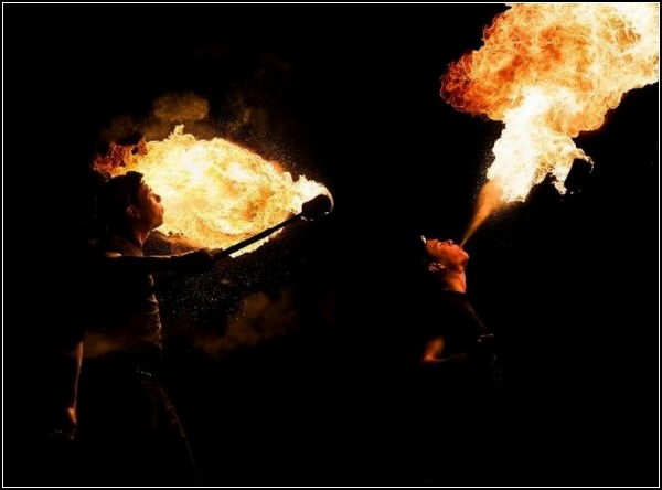 Фотопроект *Hot Spot*. Люди, которые плюются огнем