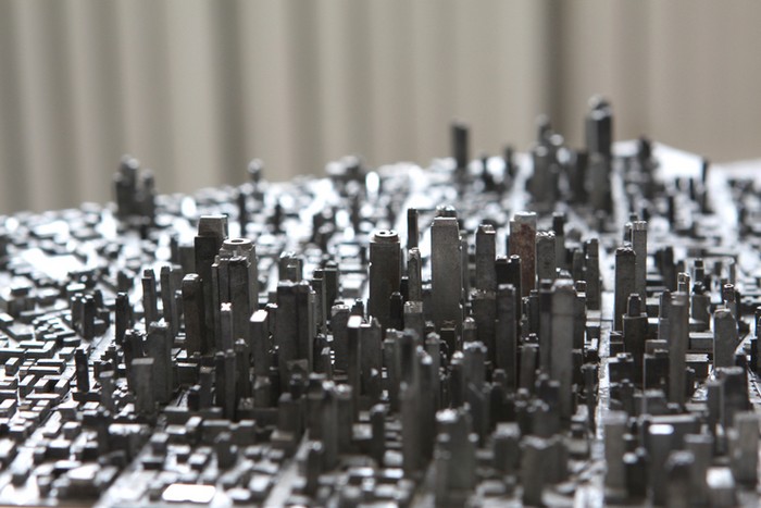 Городской пейзаж Type City из элементов печатной машинки