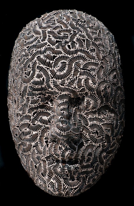 Металлическая голова, скульптура Дейла Даннинга (Dale Dunning)