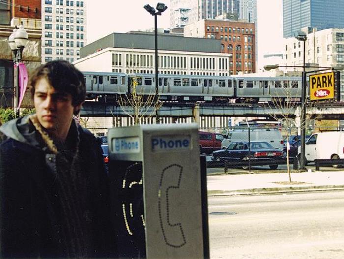 Сергей Бодров на съемках фильма *Брат-2*, 1999 | Фото: timeallnews.com