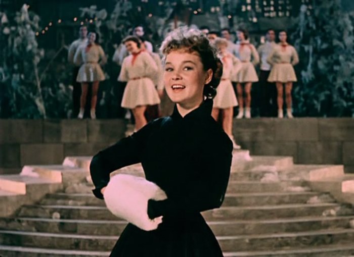 Людмила Гурченко в комедии *Карнавальная ночь*, 1956 | Фото: kino-teatr.ru