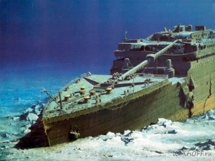 *Титаник* под водой