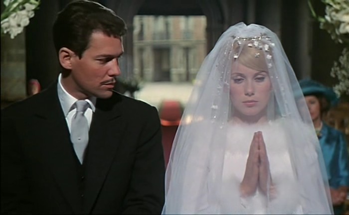 Кадр из фильма *Шербурские зонтики*, 1964 | Фото: kino-teatr.ru