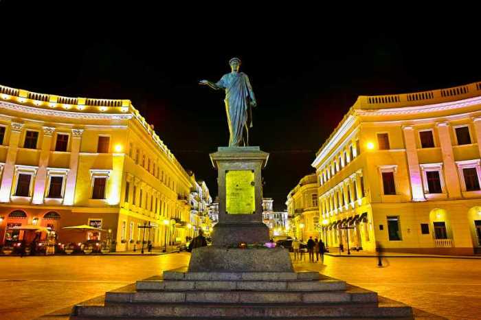 Памятник первому градоначальнику Одессы герцогу де Ришелье | Фото: ixbt.photo