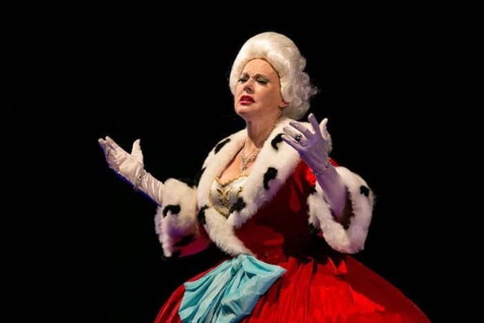 Актриса на сцене театра | Фото: 24smi.org