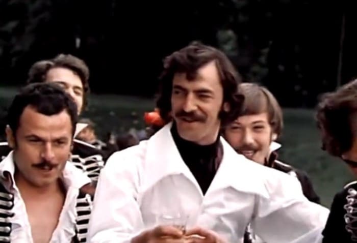 Кадр из фильма *Сватовство гусара*, 1979 | Фото: kino-teatr.ru