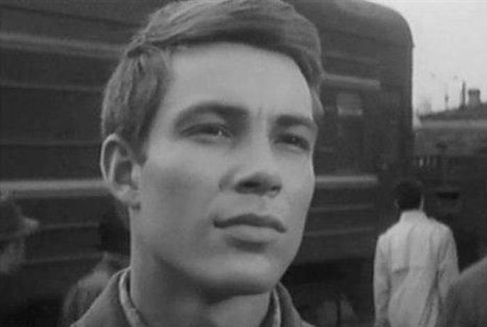 Николай Мерзликин в фильме *Рано утром*, 1965 | Фото: vkuspo.info